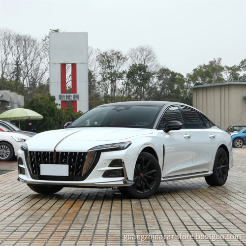 Chinese automobiles Hongqi H6 2023 2.0T zhimei version of the gasoline car medium sedan high speed 230km